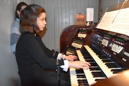 Karolina Gomola na organach